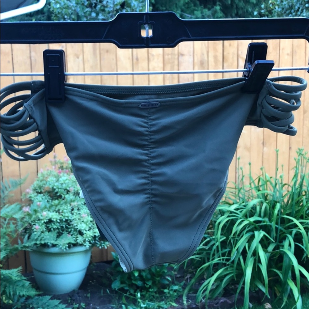 Hollister swimsuit bottoms - Picture 2 of 3